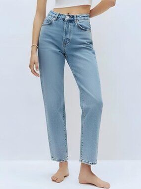 Kensie Mila Retro Luxe High-Rise Relaxed Straight Jeans Light Wash 6